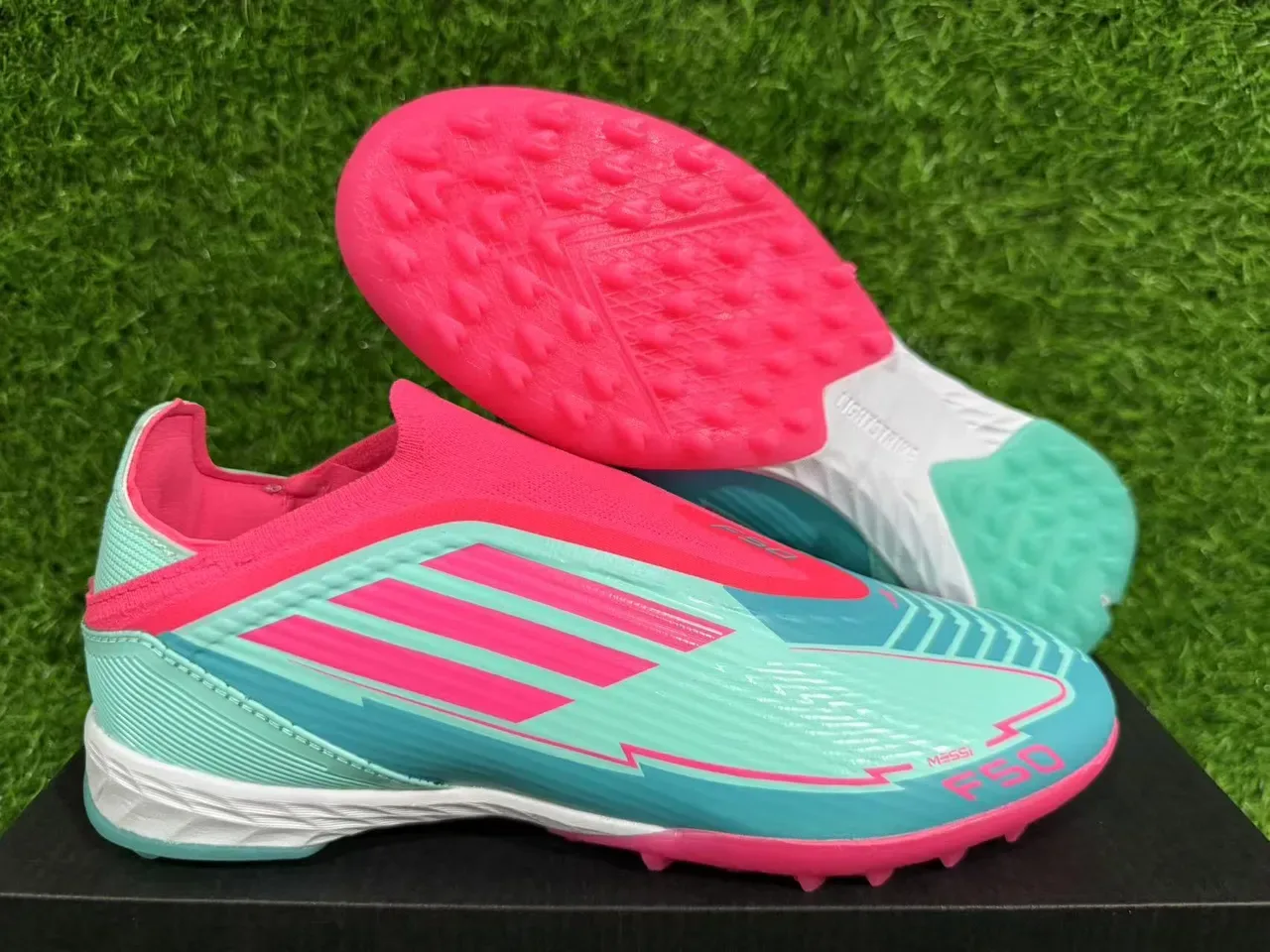 Adidas Bleu Rose Sock-Fit Collar Molded Rubber Studs Turf Chaussures de Football 15
