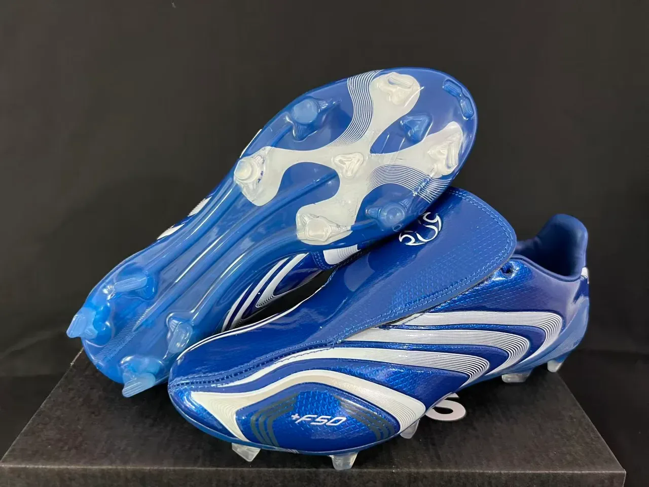أديداس F50 أزرق معدني أبيض خط موجي أرض صلبة أحذية كرة القدم 8