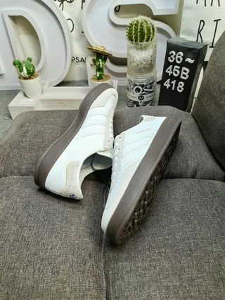 Adidas Gazelle Sneakers Lifestyle em Cinza Claro e Bege 6