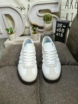 Adidas Gazelle Sneakers Lifestyle em Cinza Claro e Bege 10