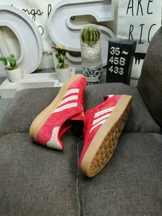 Adidas Gazelle Sneakers Lifestyle en Daim Rouge 6