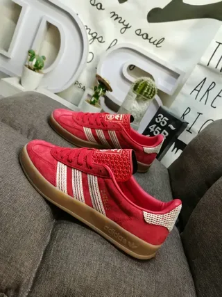 Adidas Gazelle Sneakers Lifestyle en Daim Rouge 7
