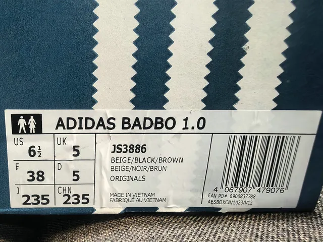 Adidas Gray Black Low-Top Padded Collar Lifestyle Sneakers 2