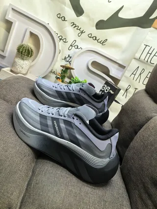 Adidas Hyperboost Gray and Black Running Shoes 7