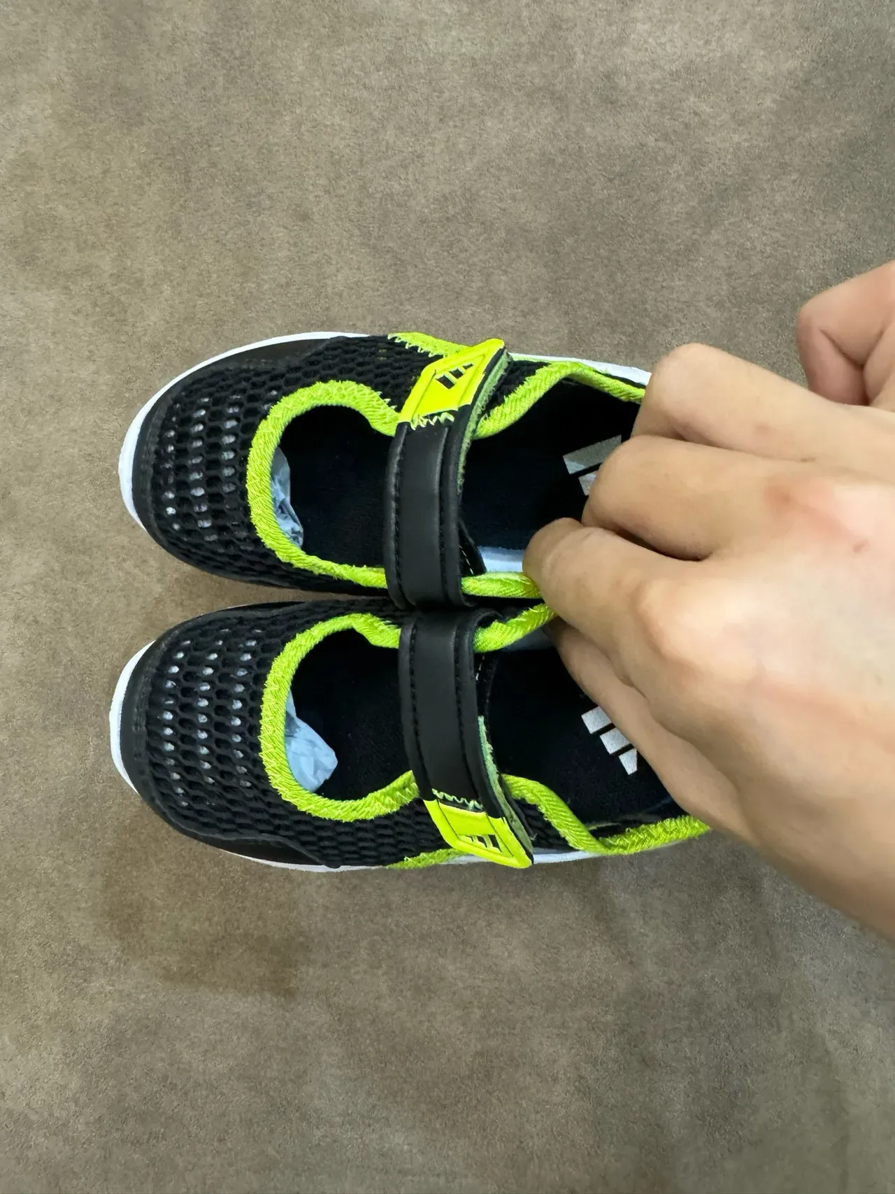 Adidas Kids Mesh Open-Toe Velcro Strap Lifestyle Sneakers 24