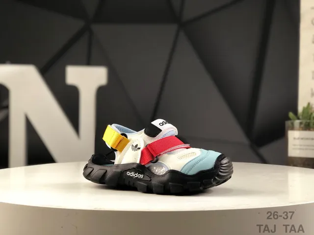 Adidas Kids Multicolor Strap Casual Sandals 9
