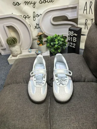 Adidas Mary Jane Chaussures Blanc Noir Sans Lacets Ourlet à Volants Mary Jane Chaussures 10
