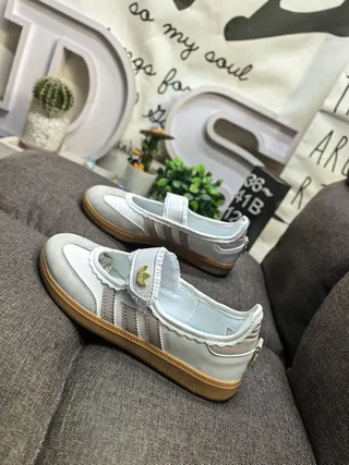 Adidas Mary Jane Chaussures Blanc Noir Sans Lacets Ourlet à Volants Mary Jane Chaussures 17