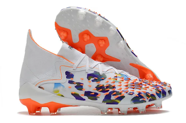 Adidas Chaussures de football multicolores à piques, cage au forefoot, collet de chaussette haut, terrain ferme 12