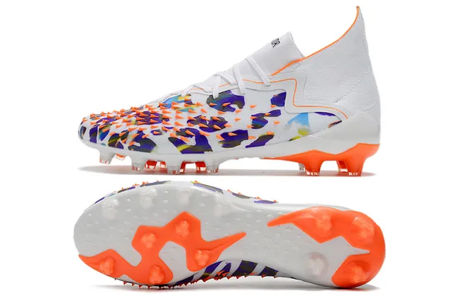 Adidas Chaussures de football multicolores à piques, cage au forefoot, collet de chaussette haut, terrain ferme 13