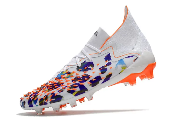 Adidas Chaussures de football multicolores à piques, cage au forefoot, collet de chaussette haut, terrain ferme 15