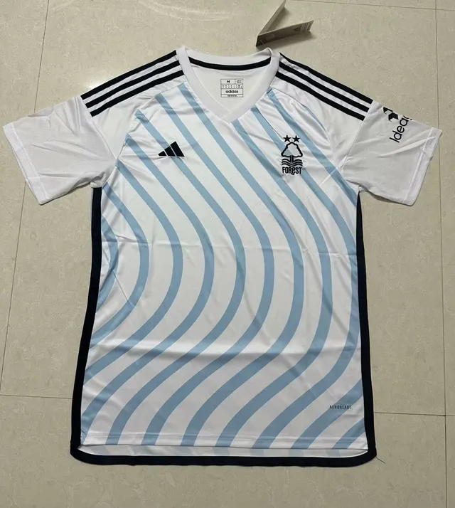 Adidas Nottingham Forest rayas onduladas blanco y azul claro camiseta 5