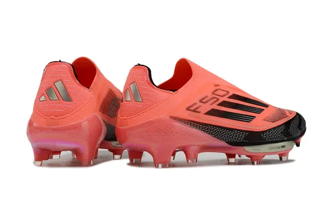 Adidas Sapatos de futebol laranja preto low-cut upper sintético cravos conicos moldados gramado firme 5
