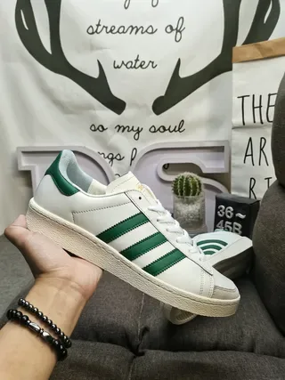 Adidas Originals Campus Sneakers Lifestyle Blancs et Noirs 16
