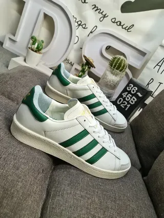 Adidas Originals Campus Sneakers Lifestyle Blancs et Noirs 19