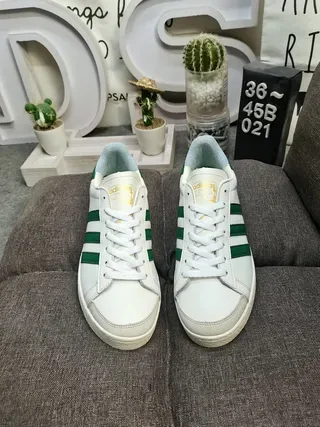 Adidas Originals Campus Sneakers Lifestyle Blancs et Noirs 20