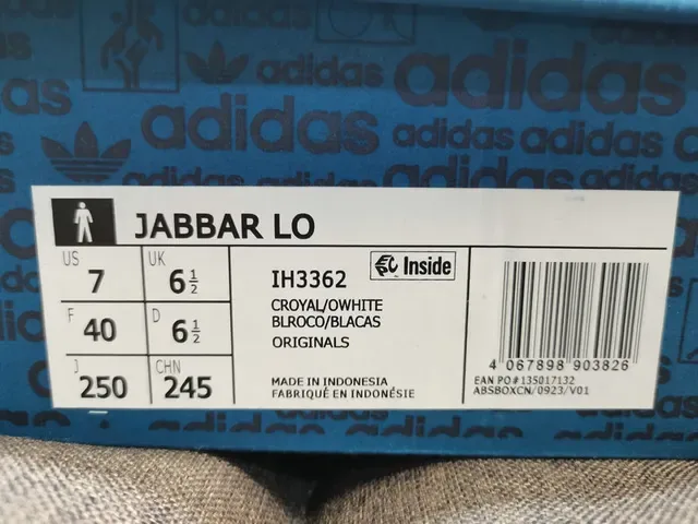 Adidas Originals Campus Sneakers Lifestyle Blancs et Noirs 22