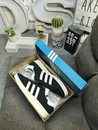 Adidas Originals Campus Sneakers Lifestyle Blancs et Noirs 23