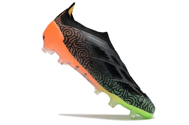 Adidas Predator Chaussures de football noir et orange col de chaussette upper synthétique à motif semelle pour terrain ferme 7