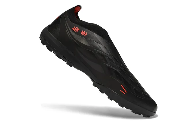 Adidas Predator Noir Rouge Coupe Basse Silhouette Caoutchouc Moldé Clous Chaussures de Football pour Pelouse 11