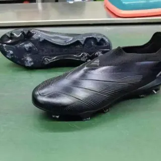 Adidas Predator Firm-Ground Soccer Shoes