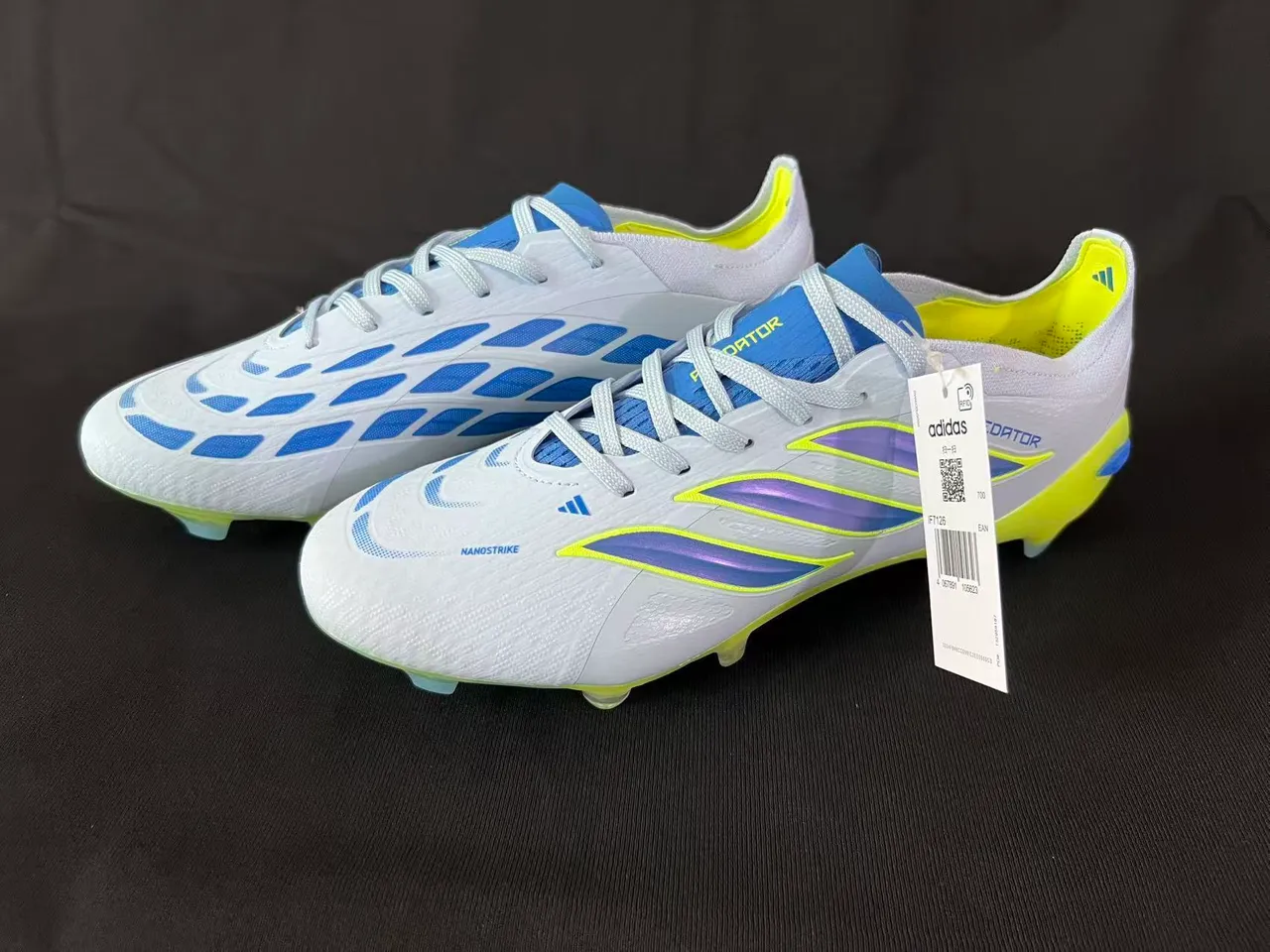 Adidas Predator Nanostrike 天然草地足球鞋 9