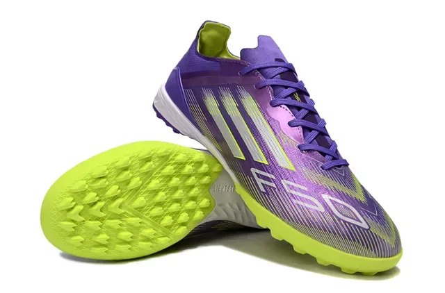Adidas Chaussures de Football Turf Violet Jaune Coupe Basse avec Partie Supérieure Synthétique et Superposition Graphique à Trois Rayures 4