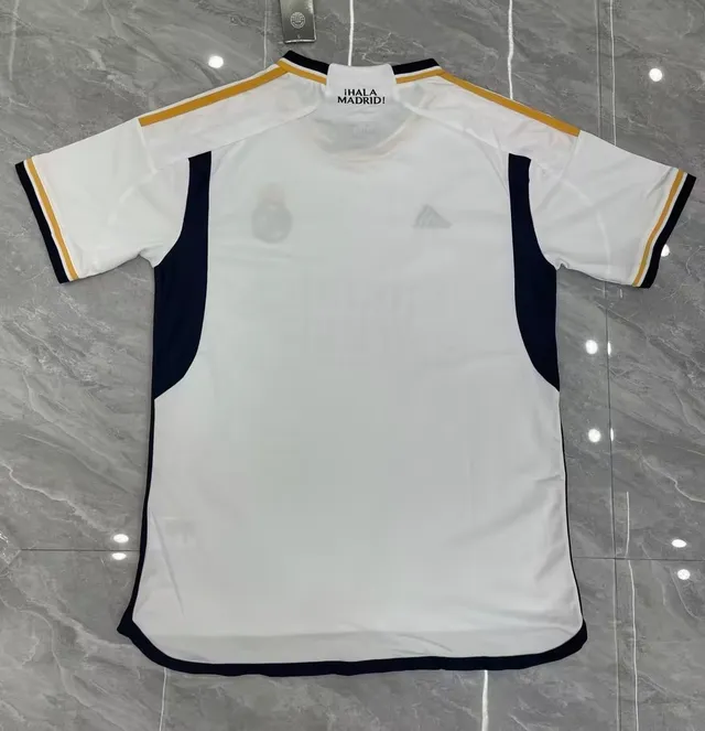 Adidas Real Madrid 2023/24 domicile blanc noir or rayures épaules maillot 3