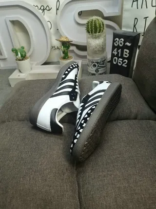 Adidas Samba White Black Heart Print Lifestyle Sneakers 6