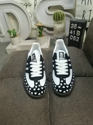 Adidas Samba White Black Heart Print Lifestyle Sneakers 10