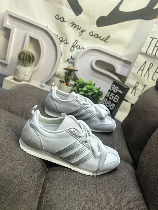 Adidas Silver White Low-Top Three-Stripe Side Panel Lifestyle Sneakers 9