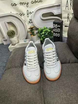 Adidas Spezial 豹纹麂皮生活方式运动鞋 10