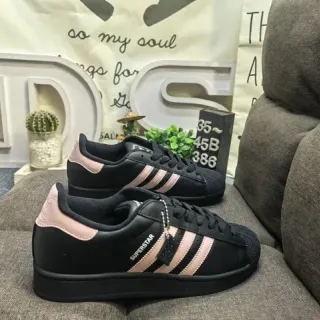 Adidas Superstar काले और गुलाबी लाइफस्टाइल स्नीकर