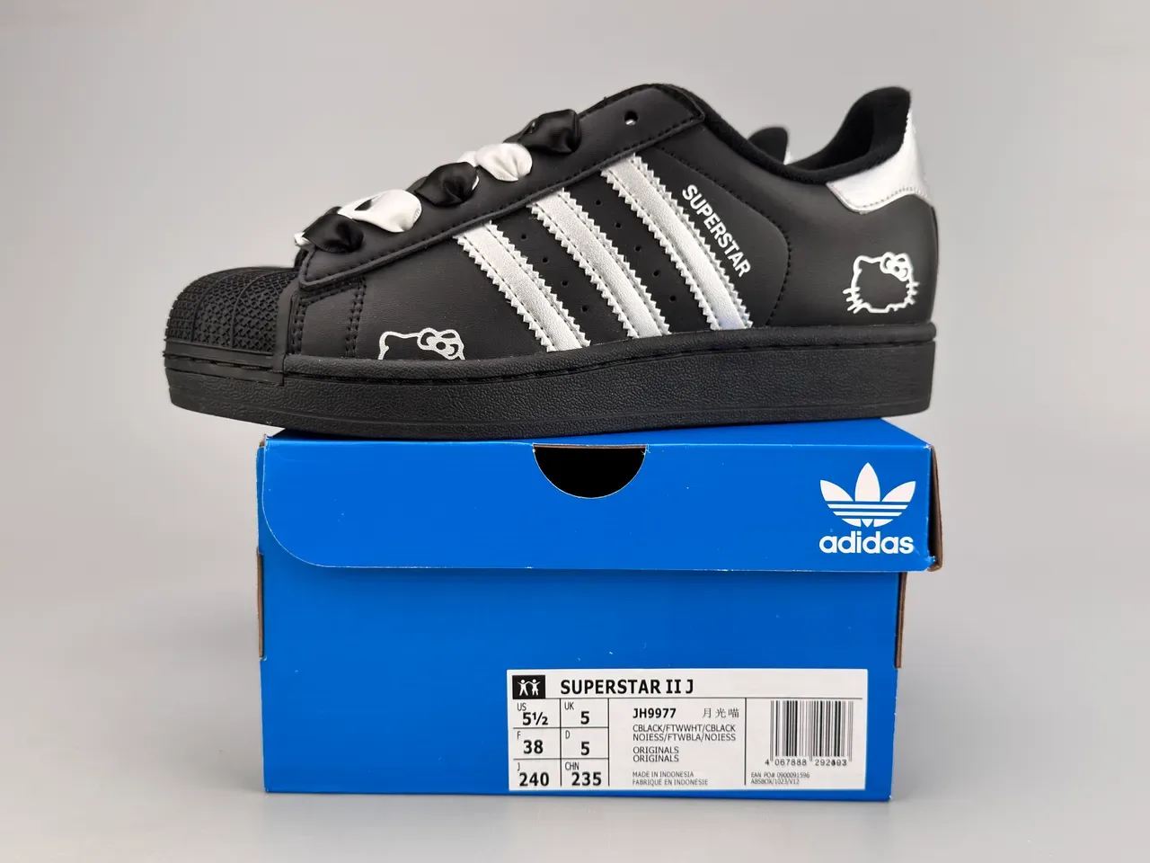 Adidas Superstar Noir Argent Hello Kitty Chaussures Lifestyle 4