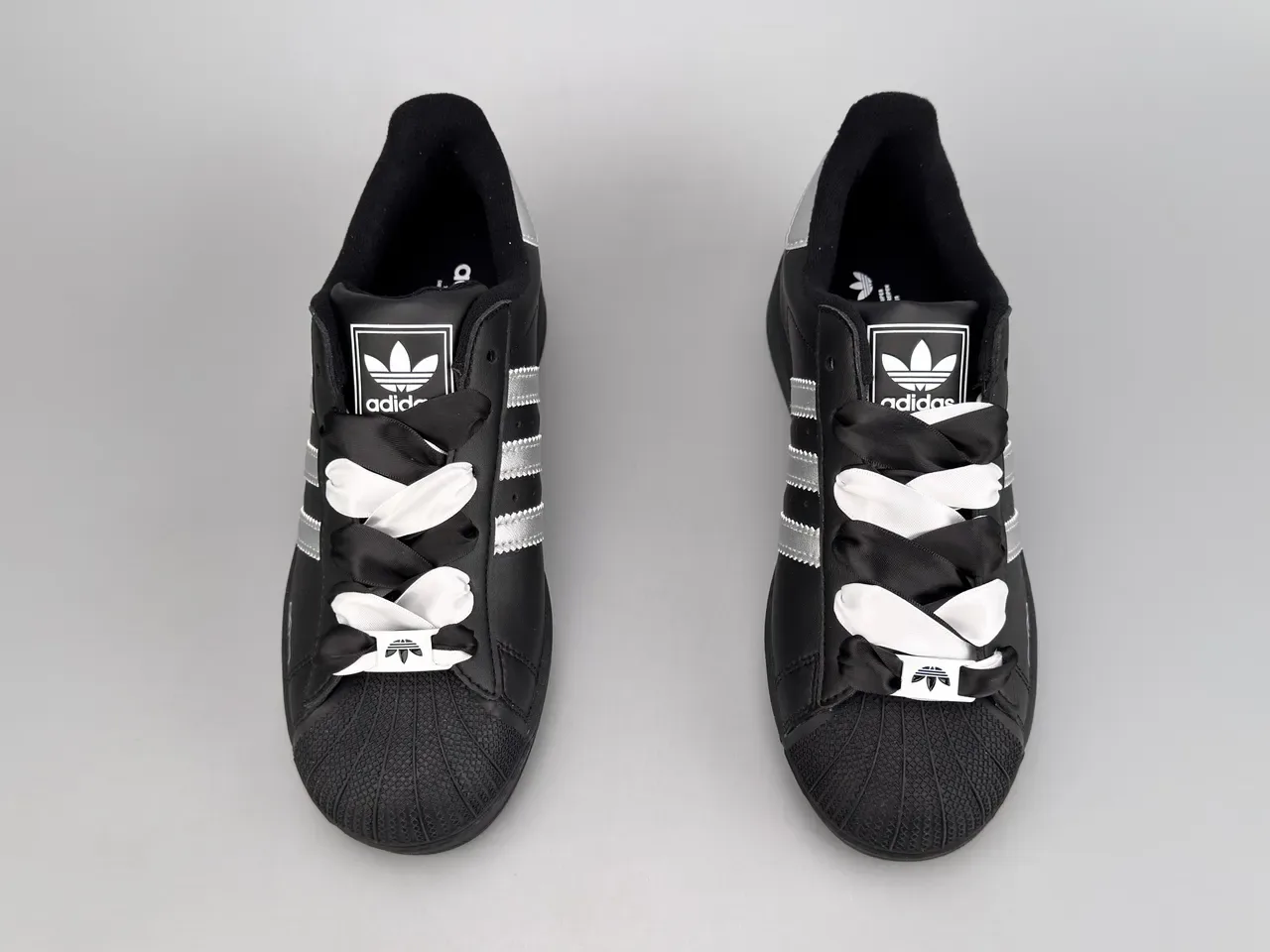 Adidas Superstar Noir Argent Hello Kitty Chaussures Lifestyle 9