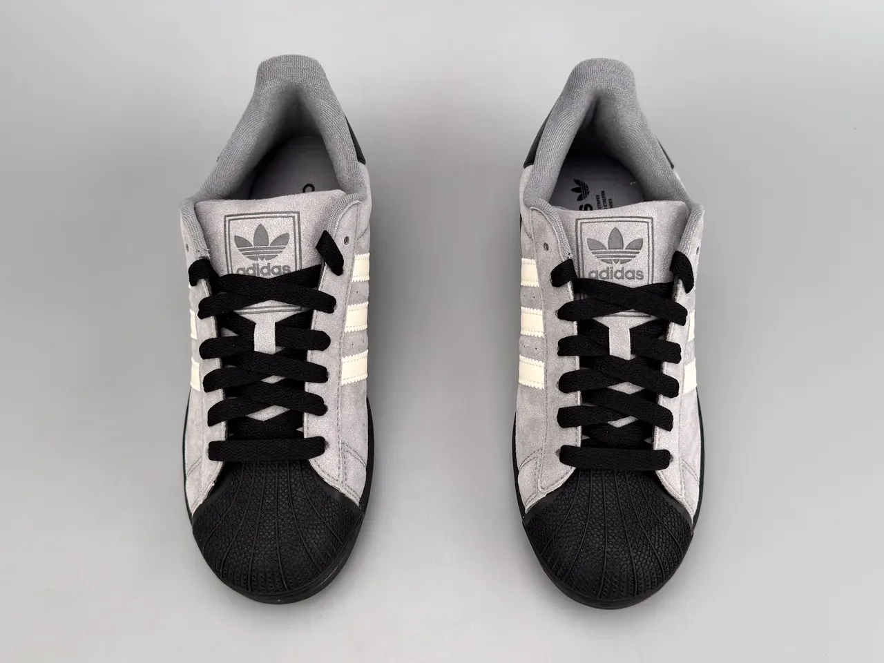 Adidas Superstar Cinza e Off-White Lifestyle Sneakers 9