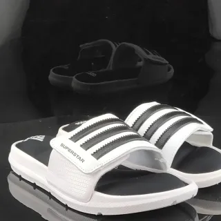 Adidas Superstar Slide सफेद और काला चप्पल