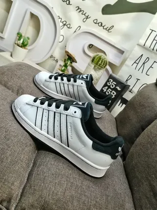 Adidas Superstar tênis de estilo de vida brancos e pretos 7