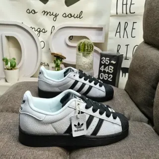 Adidas Superstar सफेद काला लाइफस्टाइल स्नीकर