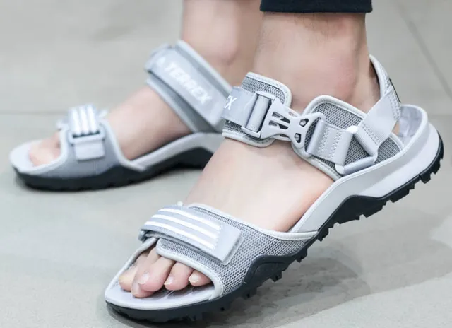 Adidas TERREX Gris et Noir Sandales Casual 5