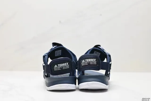 Sandales casuales Adidas Terrex Navy White Multi-Strap Sola Rugged-Lugged 4