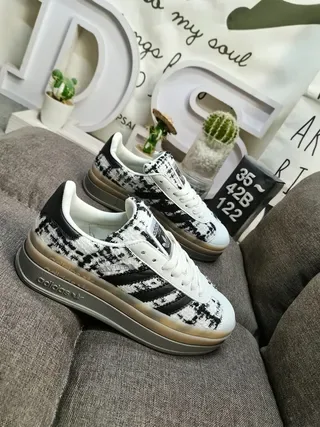 Adidas White Black Textured Woven Upper Three Stripes Lifestyle Sneakers 9