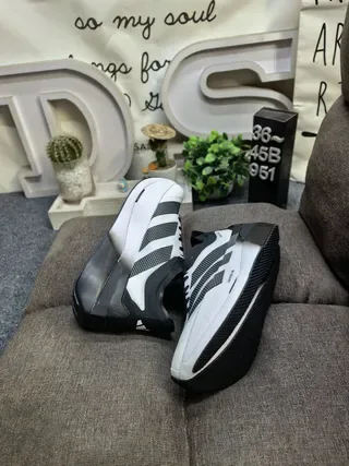 Adidas White Black Three-Stripe Side Panel Perforated Overlays Lifestyle Sneakers 6