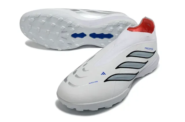 Adidas Chaussures de Football Turf Blancs et Bleus Sans Lacets Haut Ajusté Chaussette Avec Superposition Graphique de Trois Rayures 14
