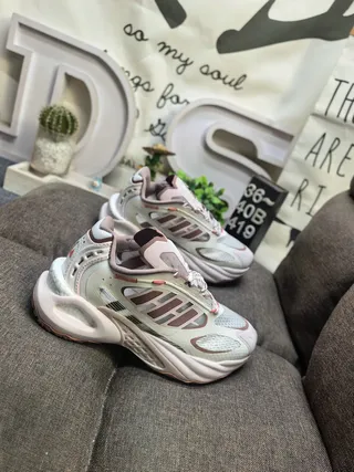 Adidas White Gray Sculpted Sole Layered Mesh And Synthetic Upper Chunky Sneakers 9