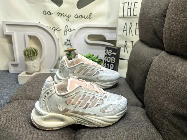 Adidas White Gray Sculpted Sole Layered Mesh And Synthetic Upper Chunky Sneakers 21
