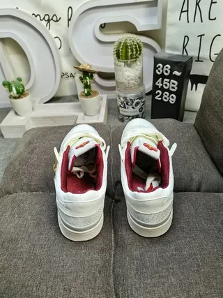 Adidas White Red Low-Top Snake-Embossed Upper Lifestyle Sneakers 8