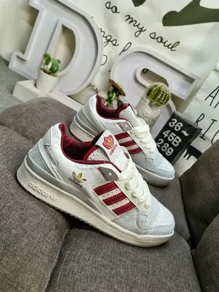 Adidas White Red Low-Top Snake-Embossed Upper Lifestyle Sneakers 9