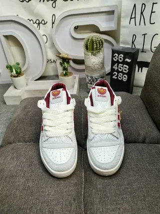 Adidas White Red Low-Top Snake-Embossed Upper Lifestyle Sneakers 10