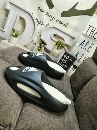 Adidas Yeezy Slide Black and White Slippers 7